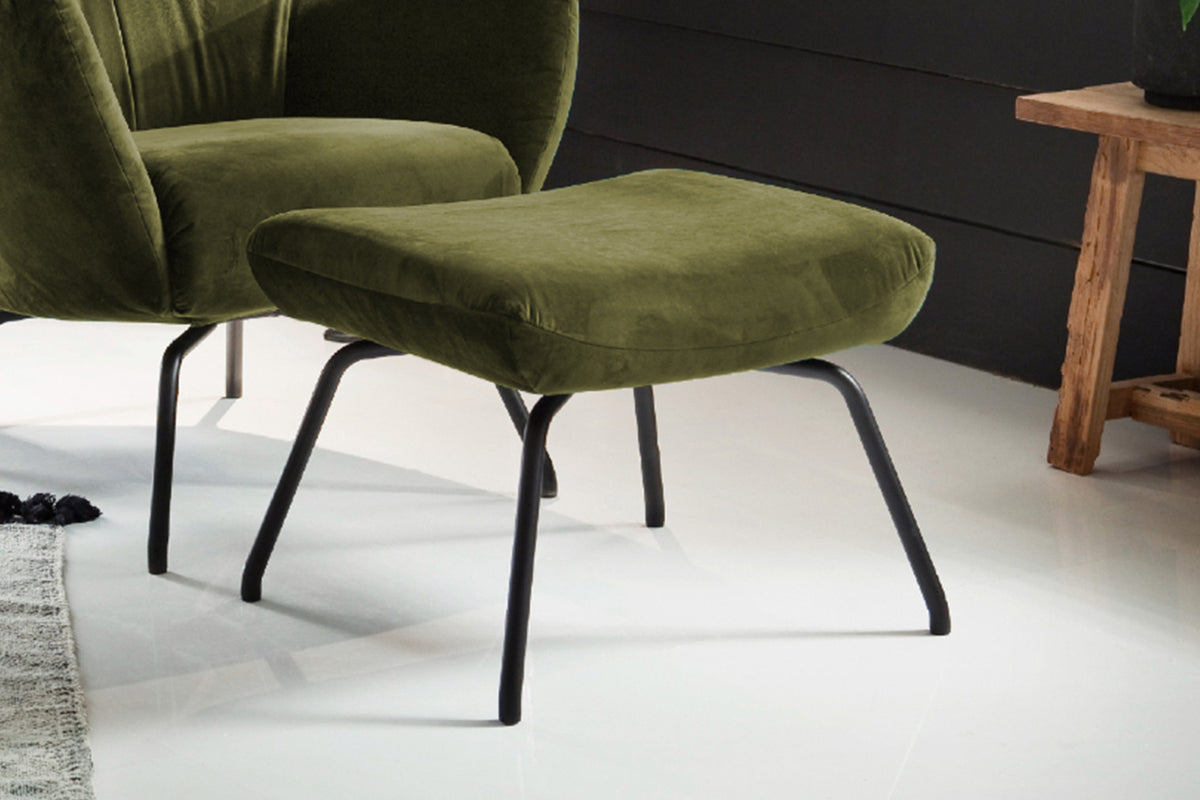 KAWOLA Sessel LOTTE Ohrensessel velvet olivgrün mit Hocker