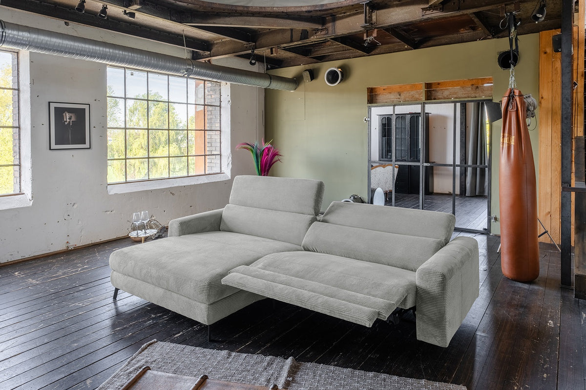 KAWOLA Sofa LAISKA Ecksofa Relaxfunktion teilmotorisch Cord hellgrau