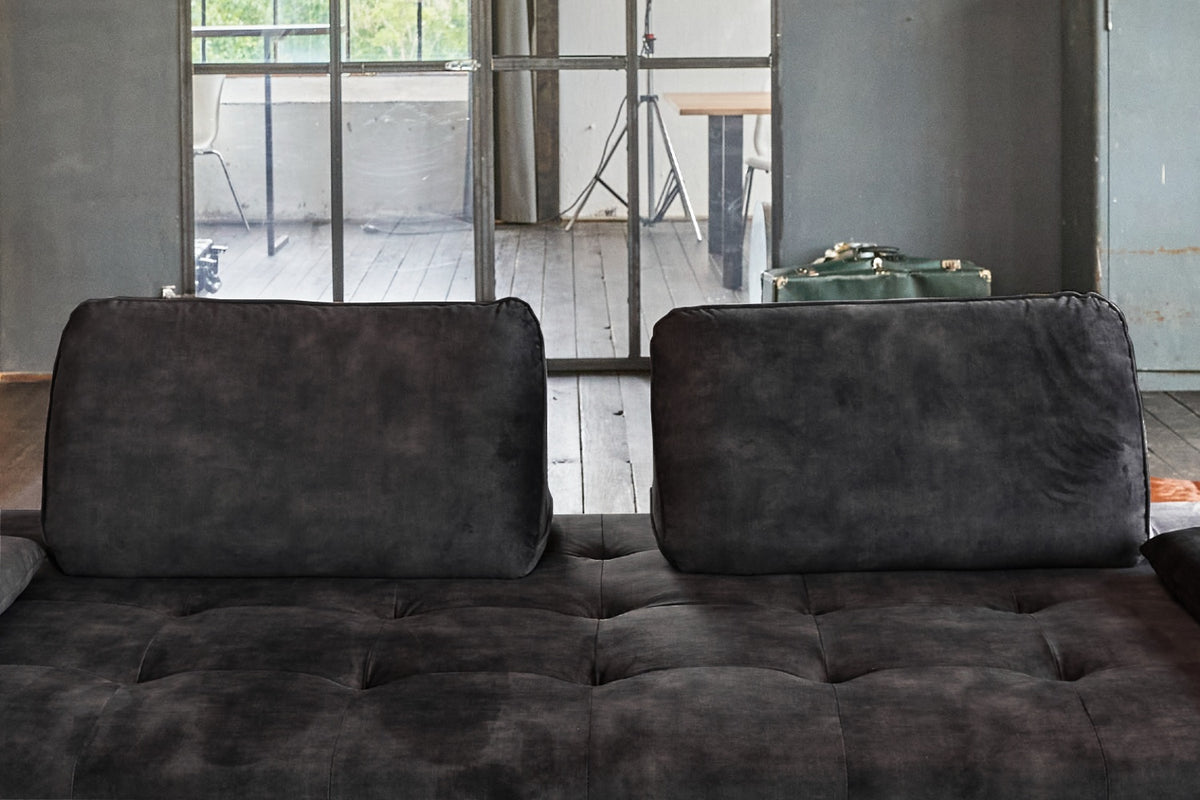 KAWOLA Sofa WIOLO Ecksofa velvet mit Hocker anthrazit