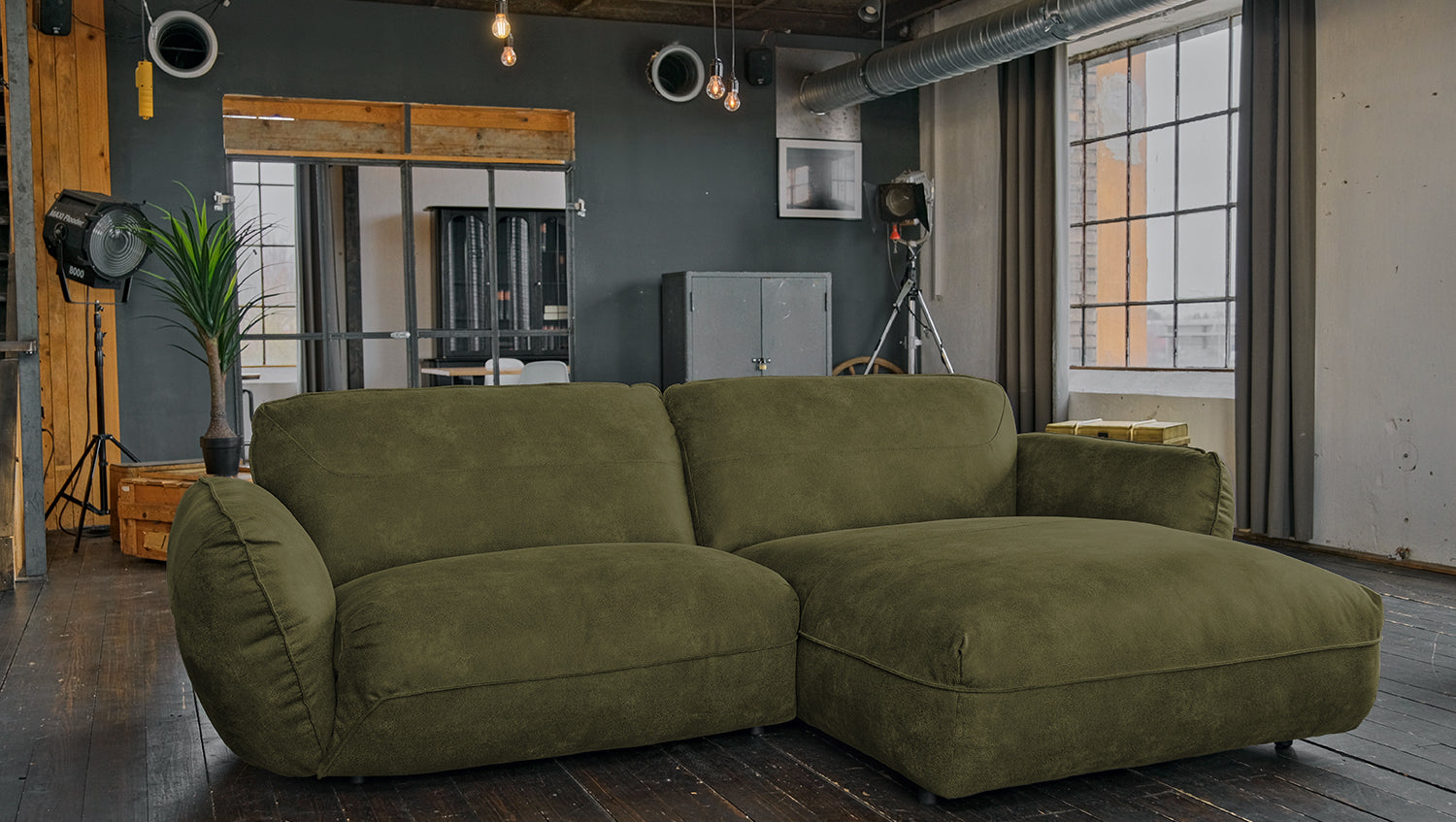 B-Ware KAWOLA Sofa DAVITO Ecksofa Lederimitat im Vintagelook olivgrün Recamiere rechts