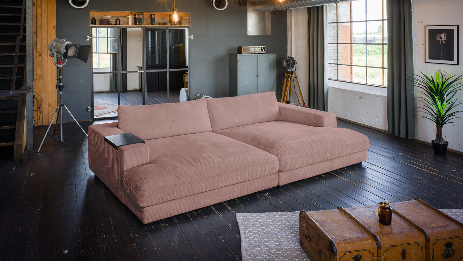 KAWOLA Big Sofa MADELINE Cord rosa, 290 x 170, mit Holztablett schwarz
