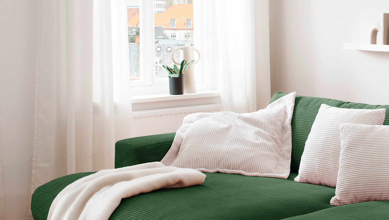 KAWOLA Big Sofa MADELINE Cord smaragd