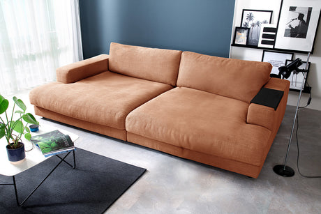 KAWOLA Big Sofa MADELINE Stoff cognac, 290 x 170, mit Holztablett schwarz