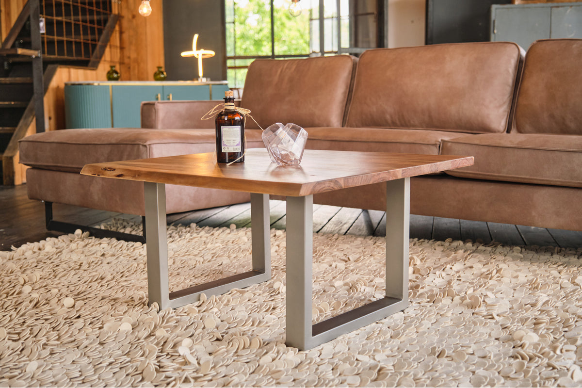 KAWOLA Couchtisch LORE massiv mit Baumkante Fuß silber