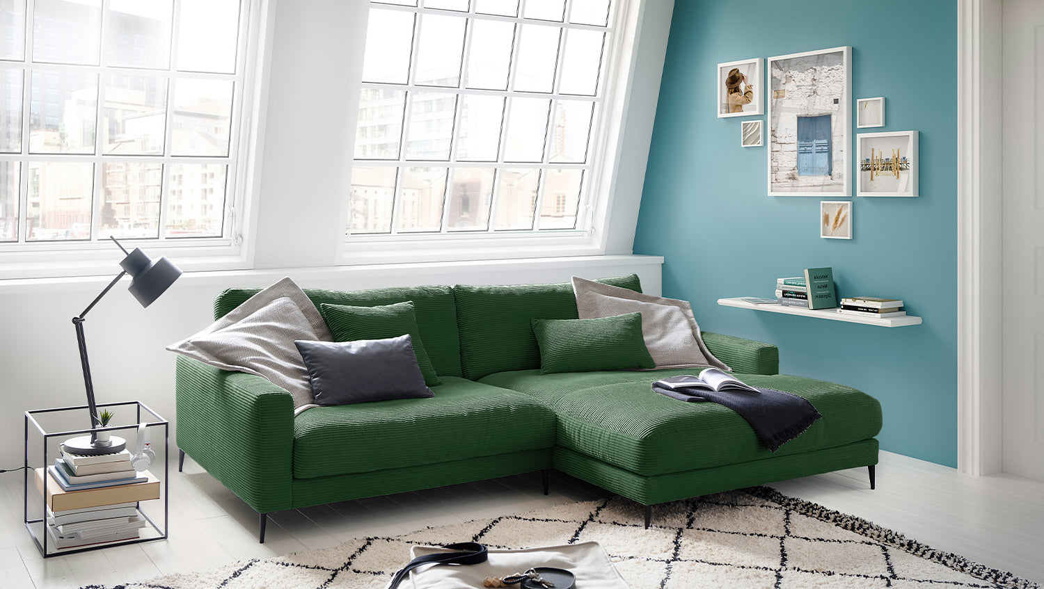 KAWOLA Ecksofa CARA Sofa Cord smaragd, Rechts