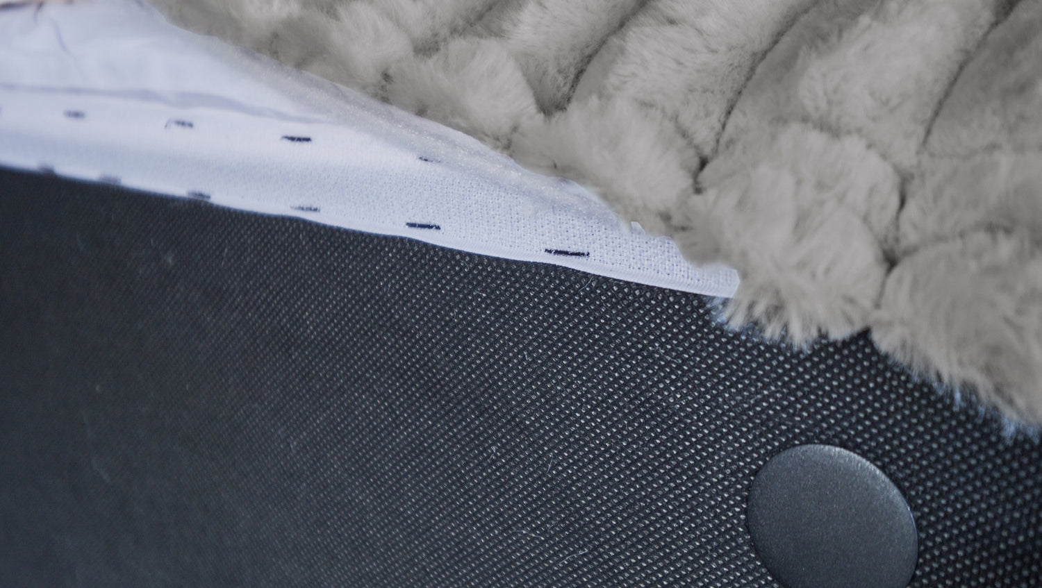 KAWOLA Hocker WIOLO SOFT Polsterhocker mit Rückenkissen Weicher Breitcord grau