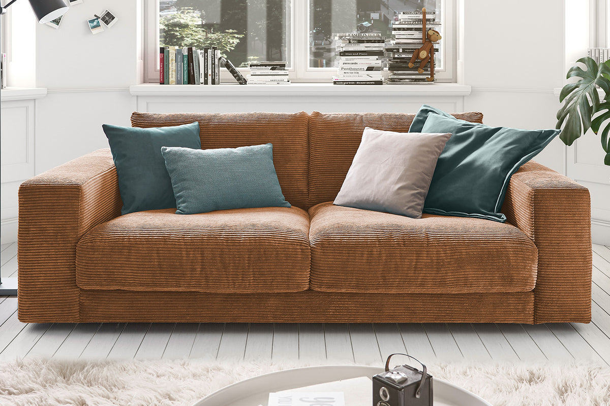 KAWOLA Sofa MADELINE 2-Sitzer Cord rost