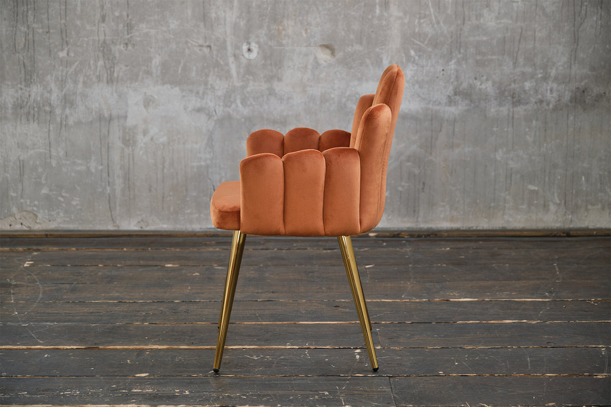 KAWOLA Stuhl FREJA Esszimmerstuhl Velvet orange Fuß gold