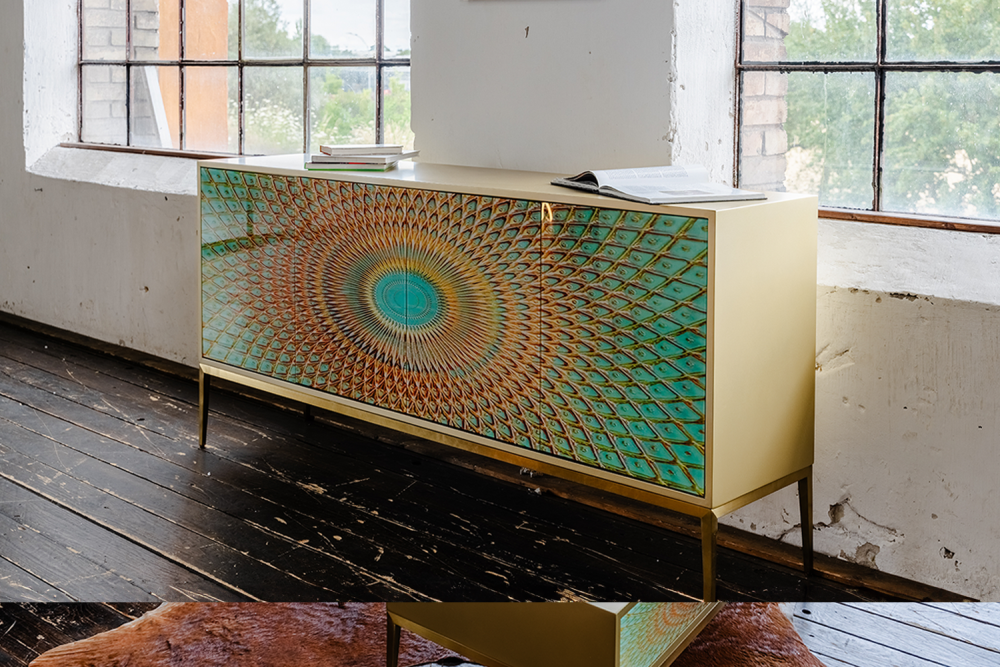 KAWOLA Sideboard LAGO 4 Türen Glas grün Fuß Edelstahl goldfarben