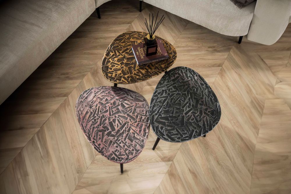 KAWOLA Couchtisch YATA Set 3-tlg. Metall schwarz / silber / bronze dreieckig