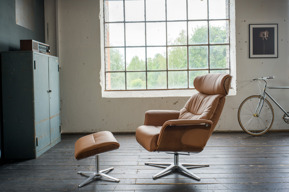 B-Ware KAWOLA Sessel TOSAR Relaxsessel drehbar Leder braun mit Hocker