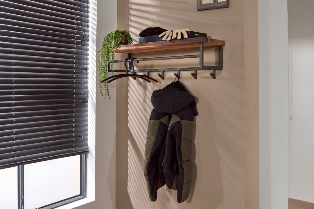 KAWOLA Garderobe ADELIA Nussbaum Metall Hutablage 6 Haken grau